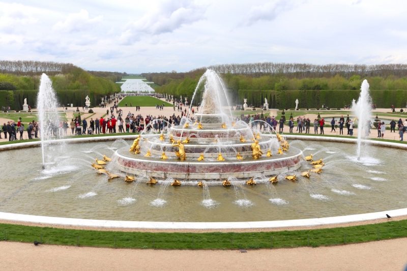 Grande Perspective of Fountains