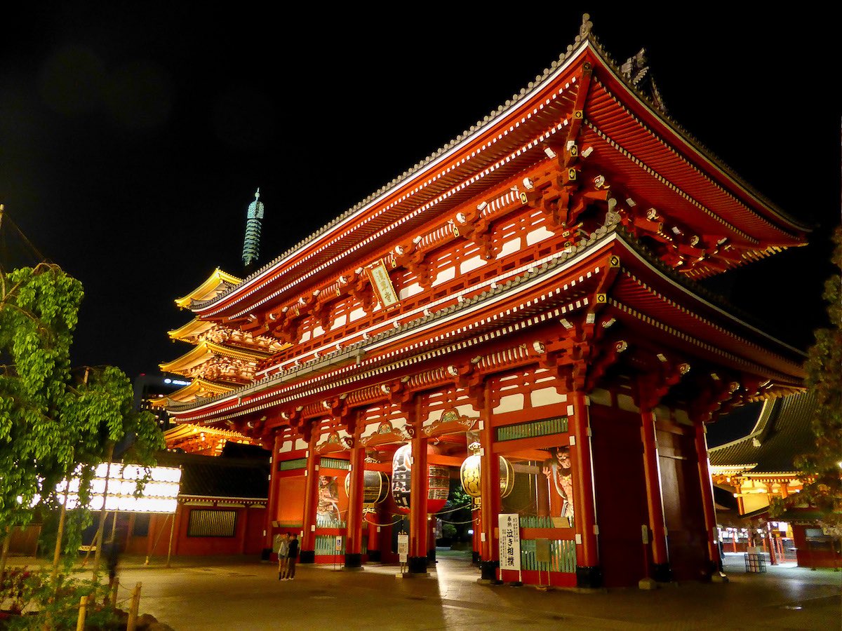 Enjoying Tokyo at night