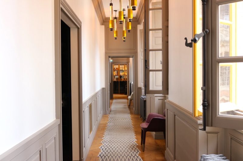 Ore restaurant by Ducasse - Entrance corridor